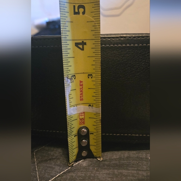 Vintage Coach Black Leather Shoulder Bag with Elegant Silhouette - Picture 10 of 10